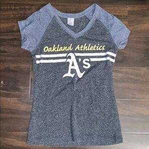 Oakland tee shirt